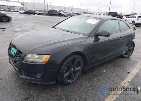 2010 Audi A5 2.0T Premium z USA, uszkodzony, nr VIN WAULFAFR6AAOO1959